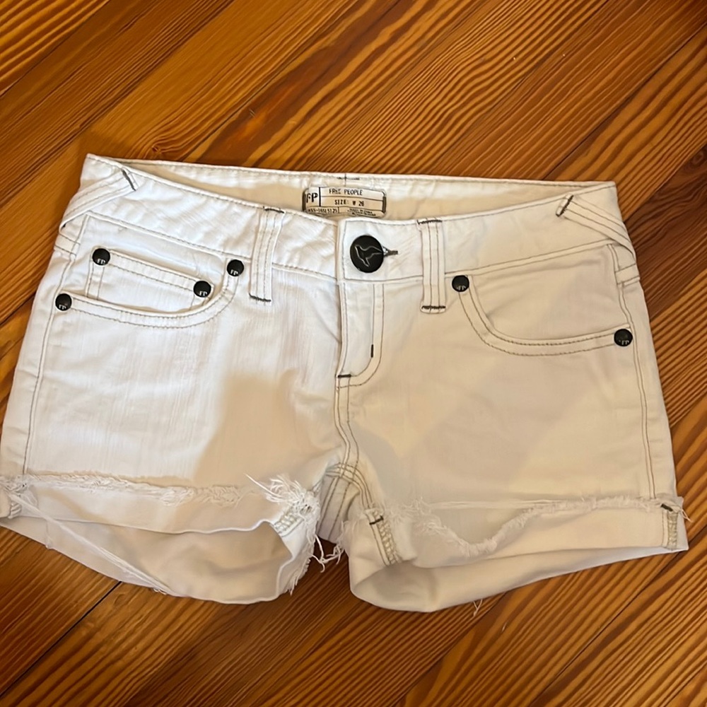 Free people white Jean shorts, cuff frayed bottom, size W26